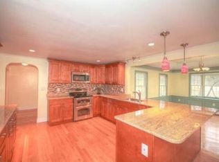 35 Pilgrim Path, Wayland, MA 01778