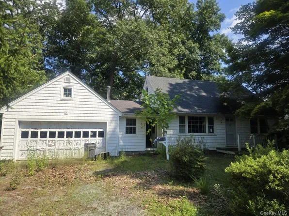 59 Cornell Street, East Northport, NY 11731