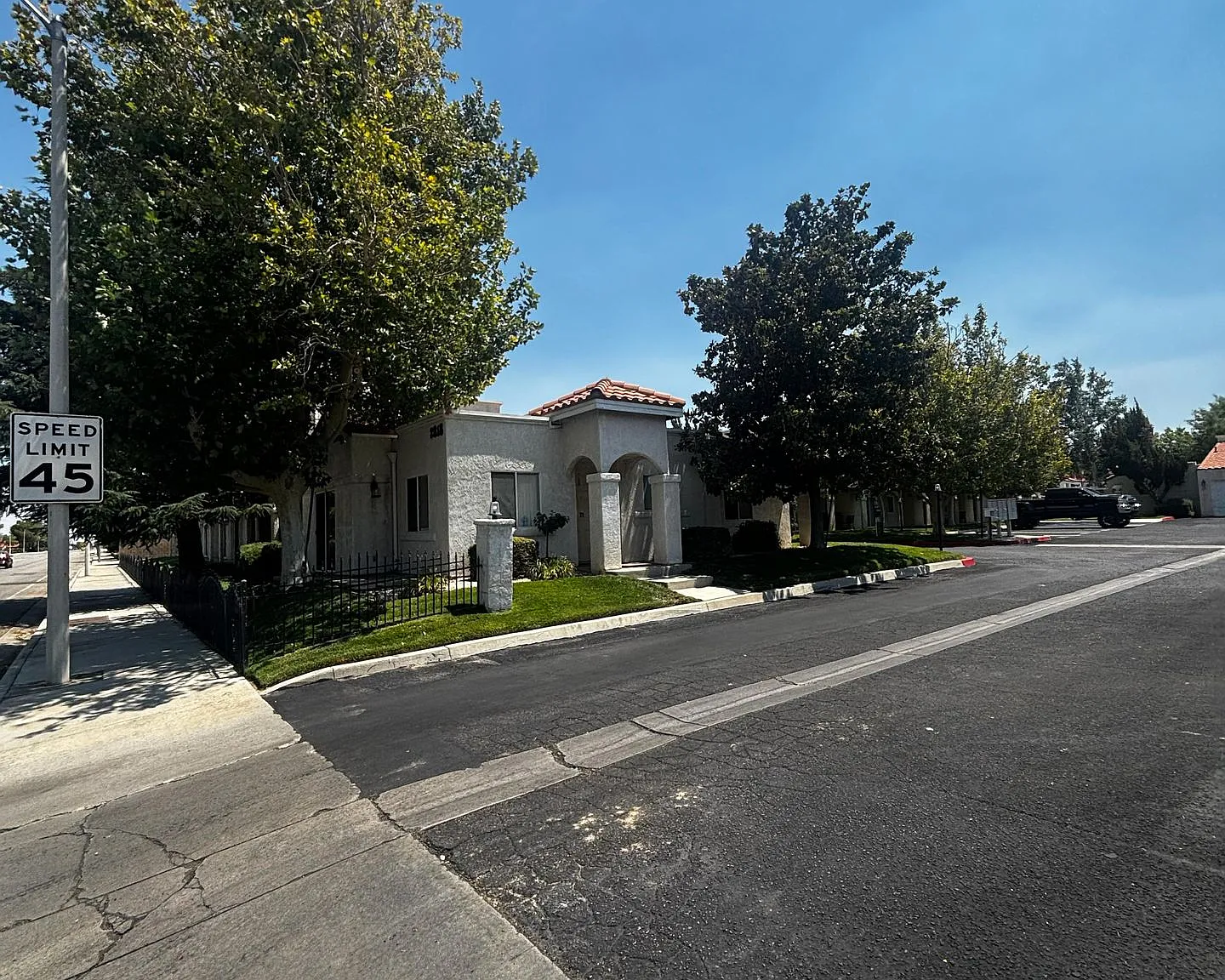 Desert Colony Townhomes — Photo 3