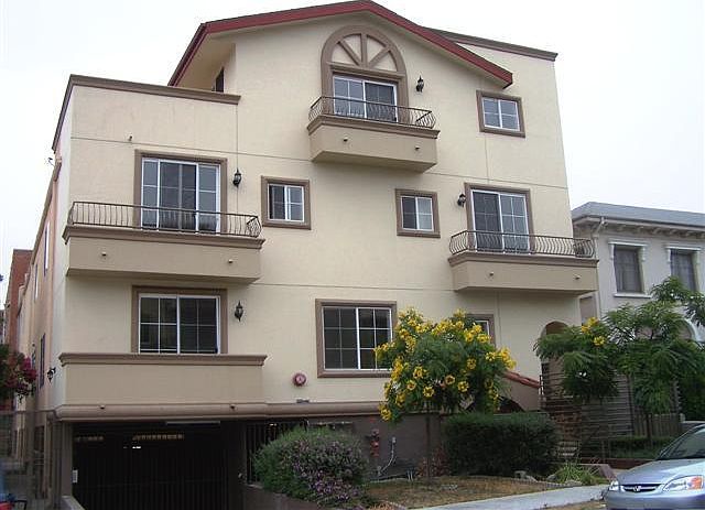 1st image of 109 S Saint Andrews Pl