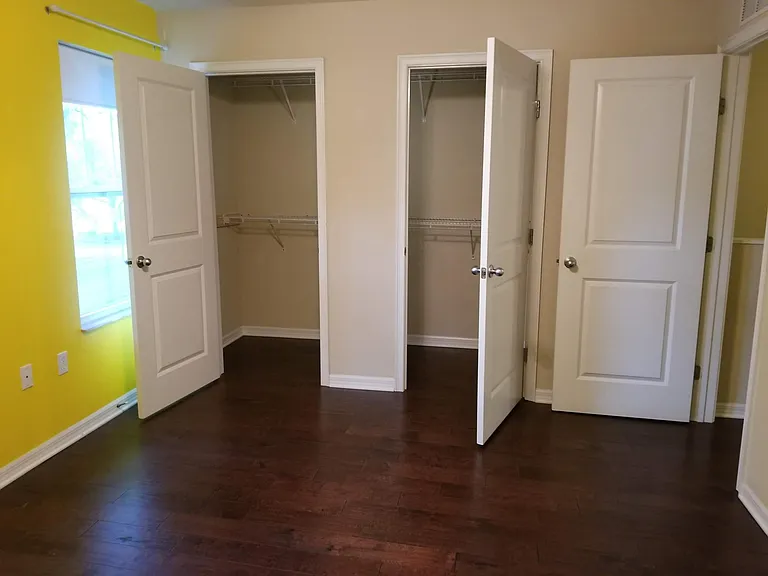 Closet in bedroom 1