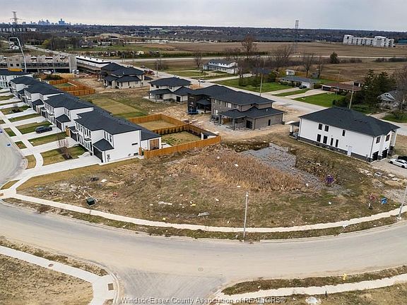 3rd image of 4965 Terra Bella Dr