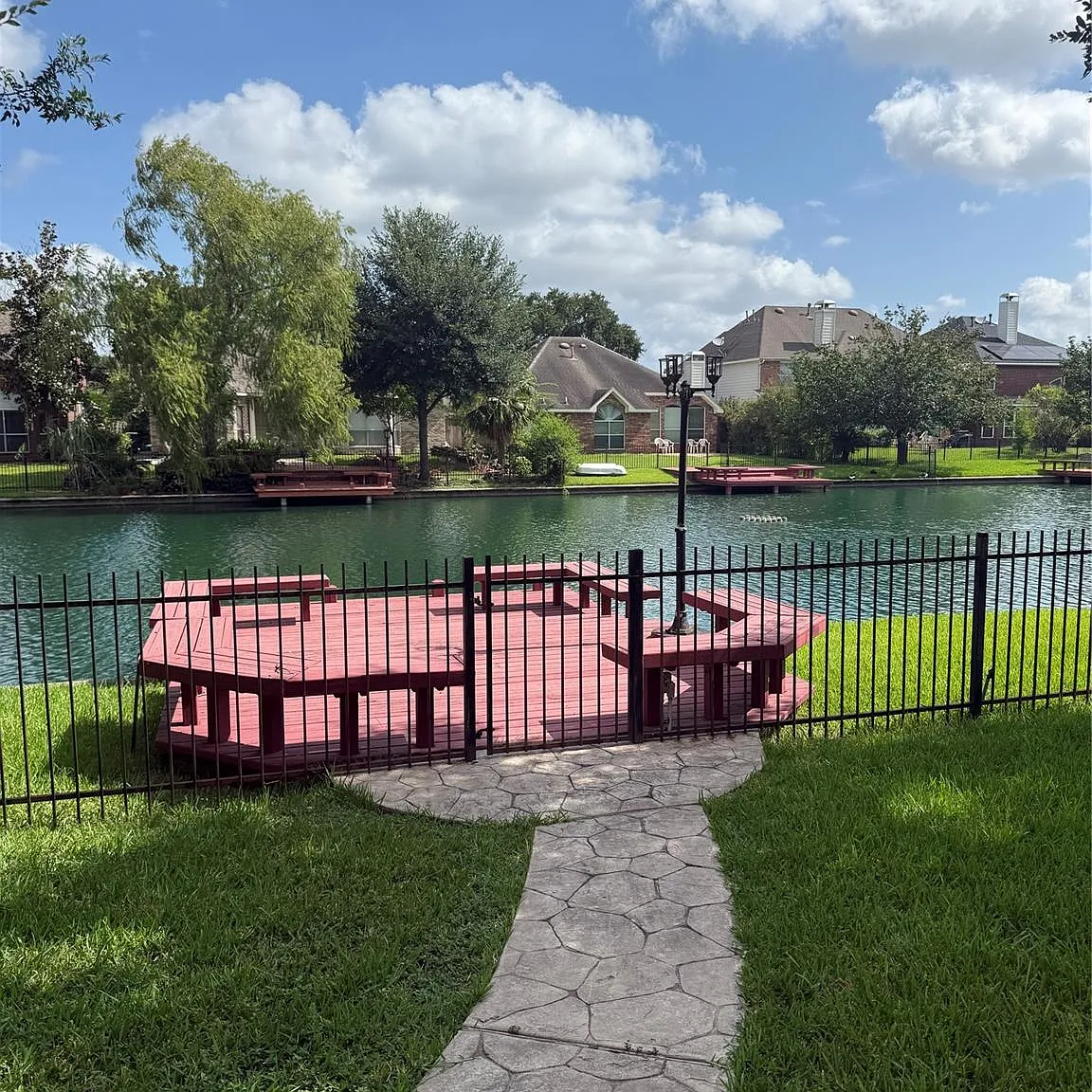 4 bed, 2.5 bath, 2795 sqft, $2,800 — Photo 1