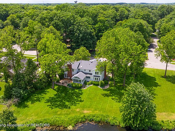 4th image of 3832/3840 Crooked Creek Dr
