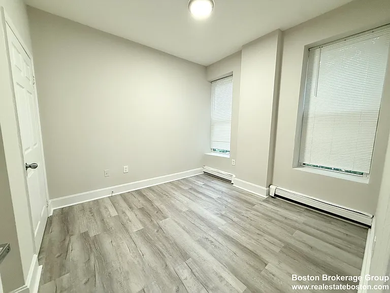 15 Ruggles St #4 — Photo 2