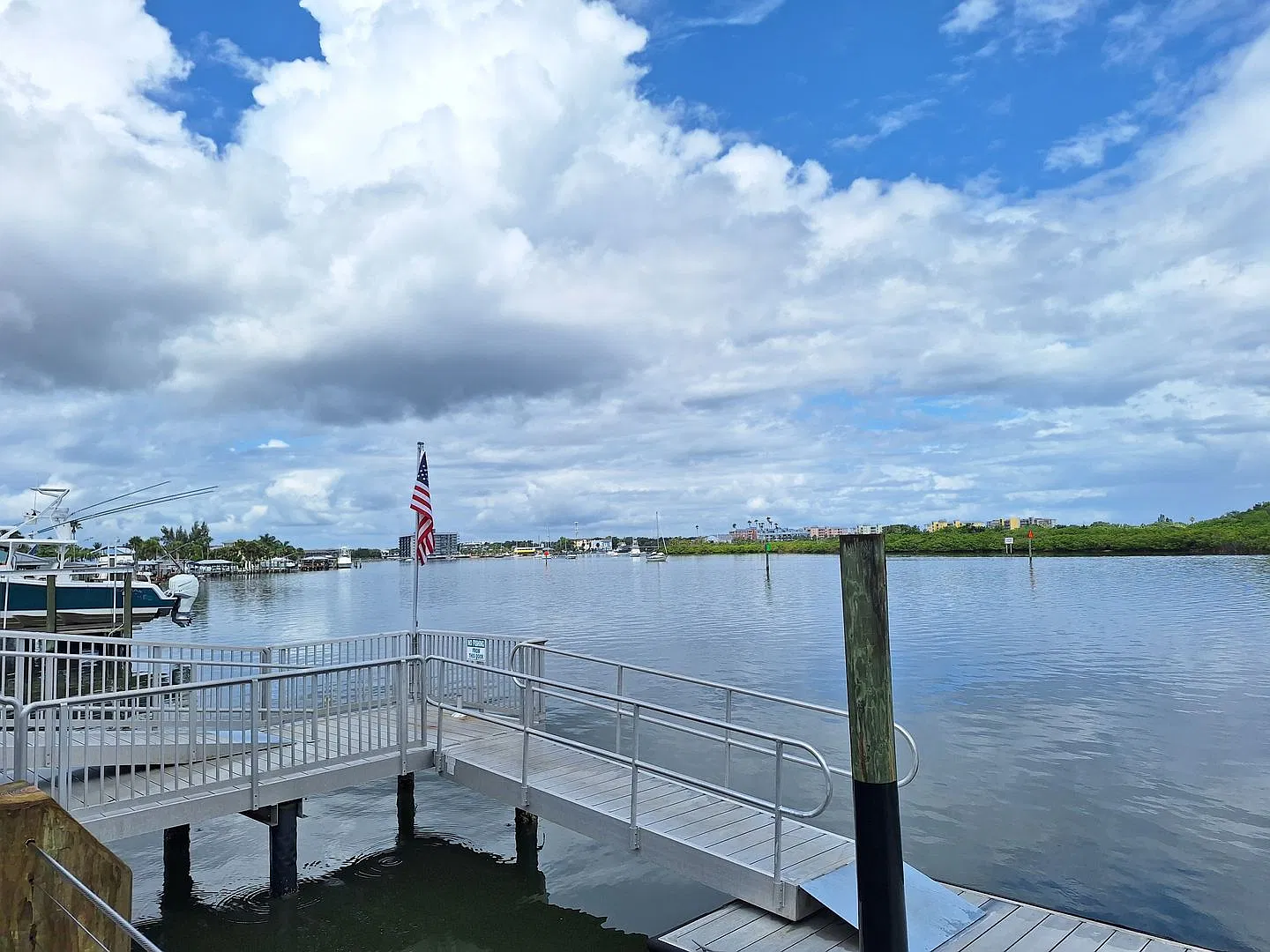 Bouchelle Island - Riverfront 2br 2ba Condo!! — Photo 3