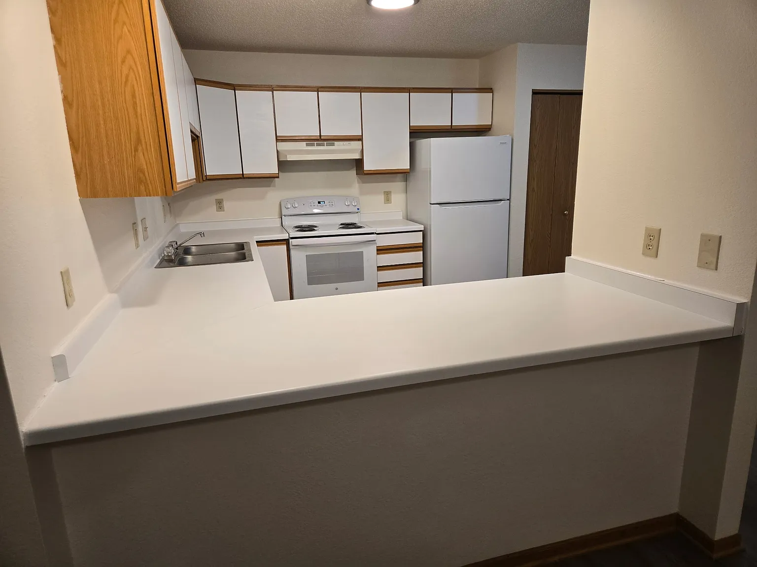 1 bed, 825 sqft, $995 — Photo 2