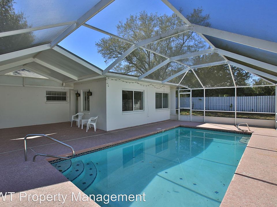 1st image of 11 Farrington Ln