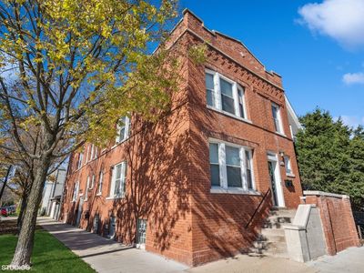 3300 N Sacramento Ave, Chicago, IL, 60618