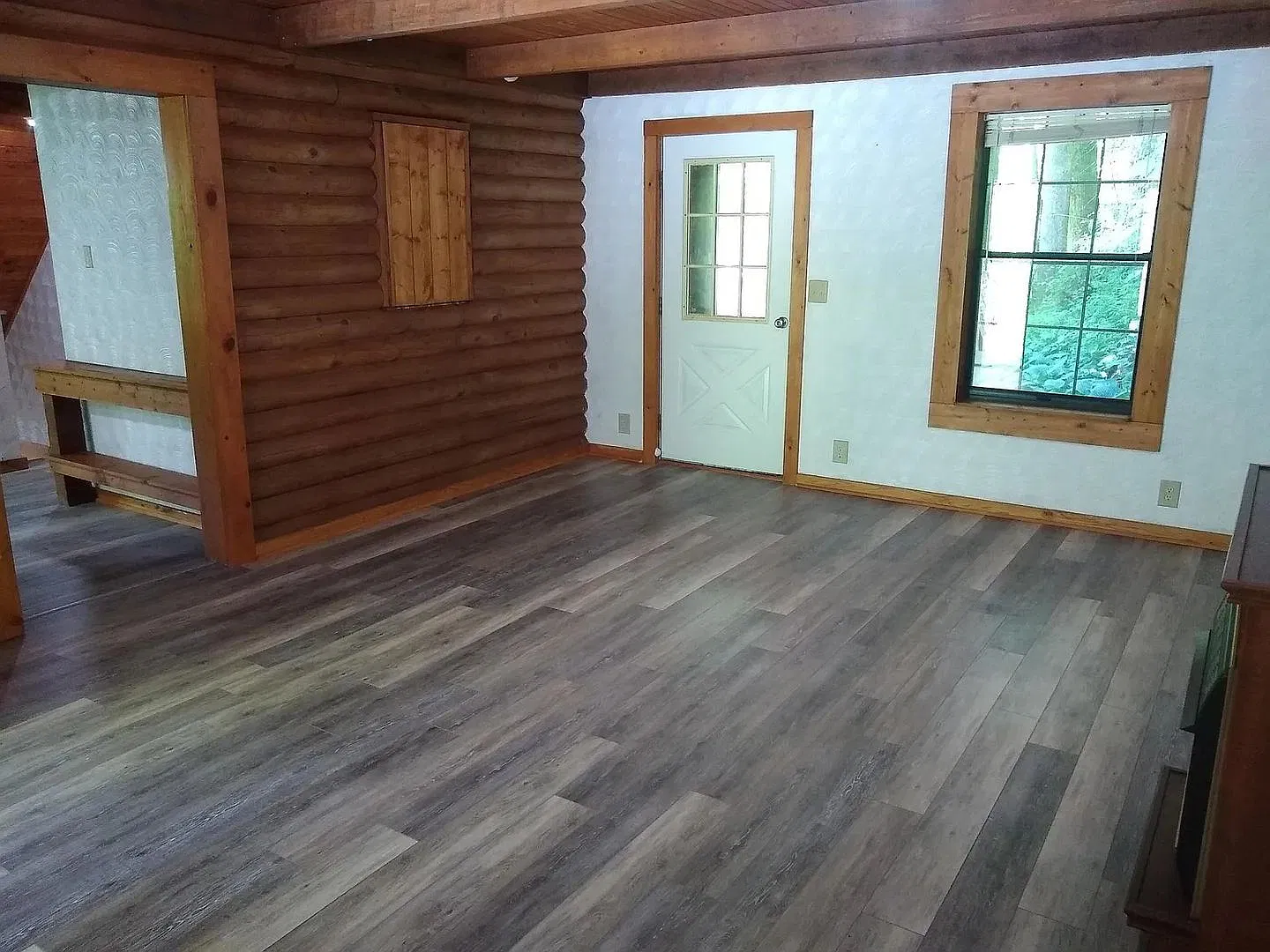 Serene 4br Log Cabin With Waterfalls Close To Town — Photo 4