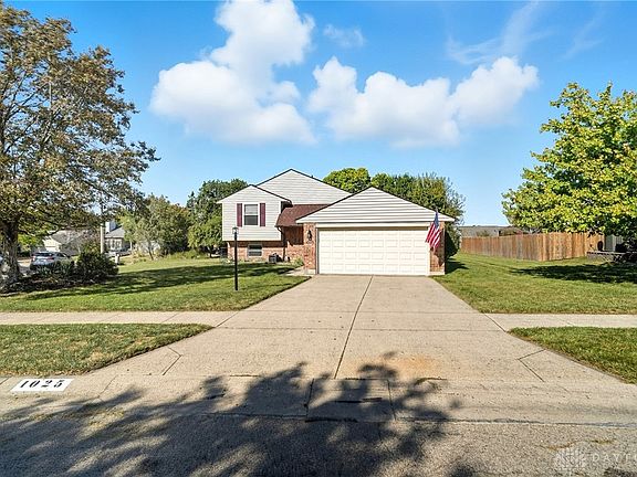 3rd image of 1025 Lord Fitzwalter Dr