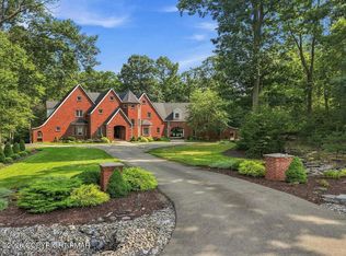 213 Escoll Dr, East Stroudsburg, PA 18301