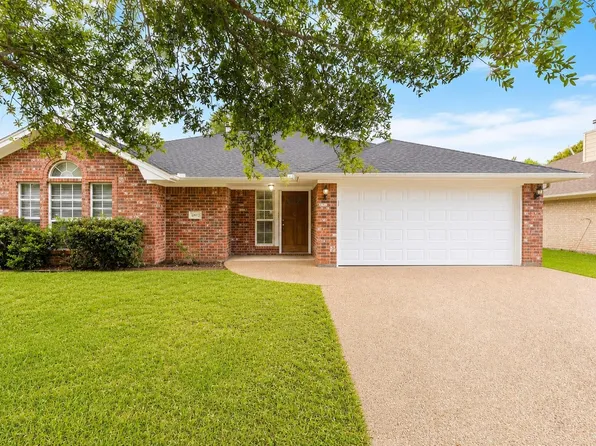 4802 Treadgold Ln, Bryan, TX 77802