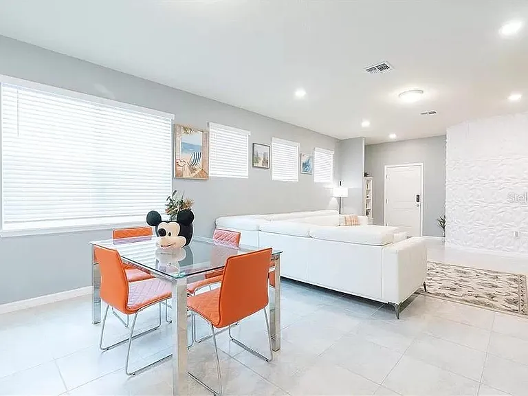 7243 Oakmoss Loop — Photo 8