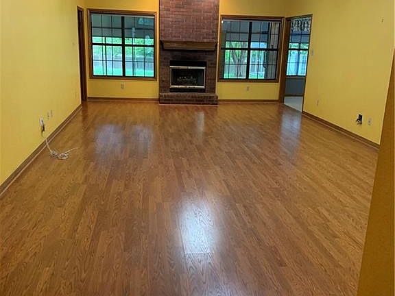 2nd image of 1324 Windcrest Dr