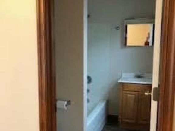 5th image of 13 Fox Hollow Ln #13