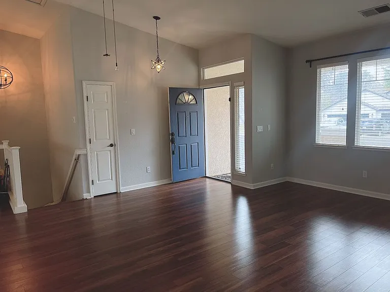 4011 Harlington Cir — Photo 7