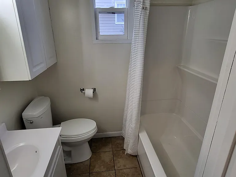 1850 Grace St — Photo 5