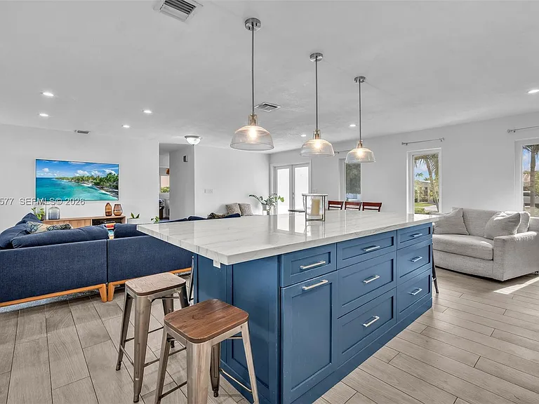 1807 SW 102nd Pl — Photo 17