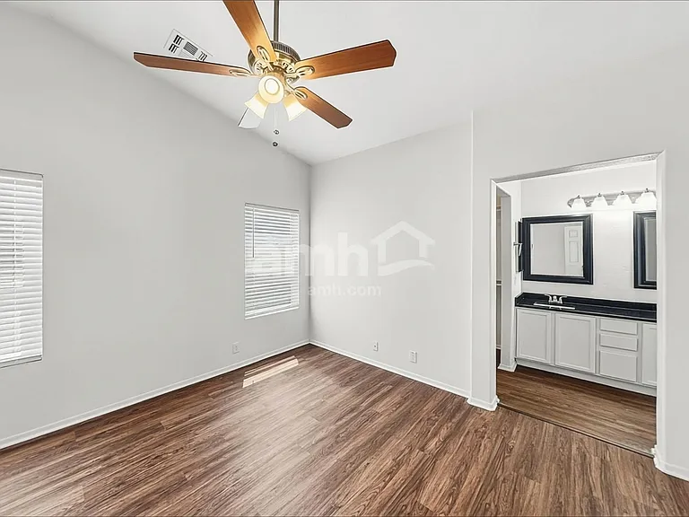 955 S Del Rancho — Photo 12