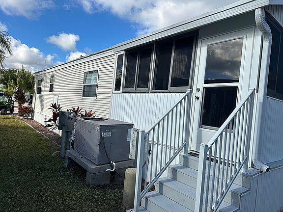 5th image of 800 Kay Rd NE #1114