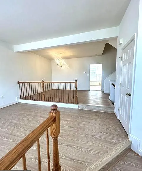 637 McLeary Sq SE — Photo 2