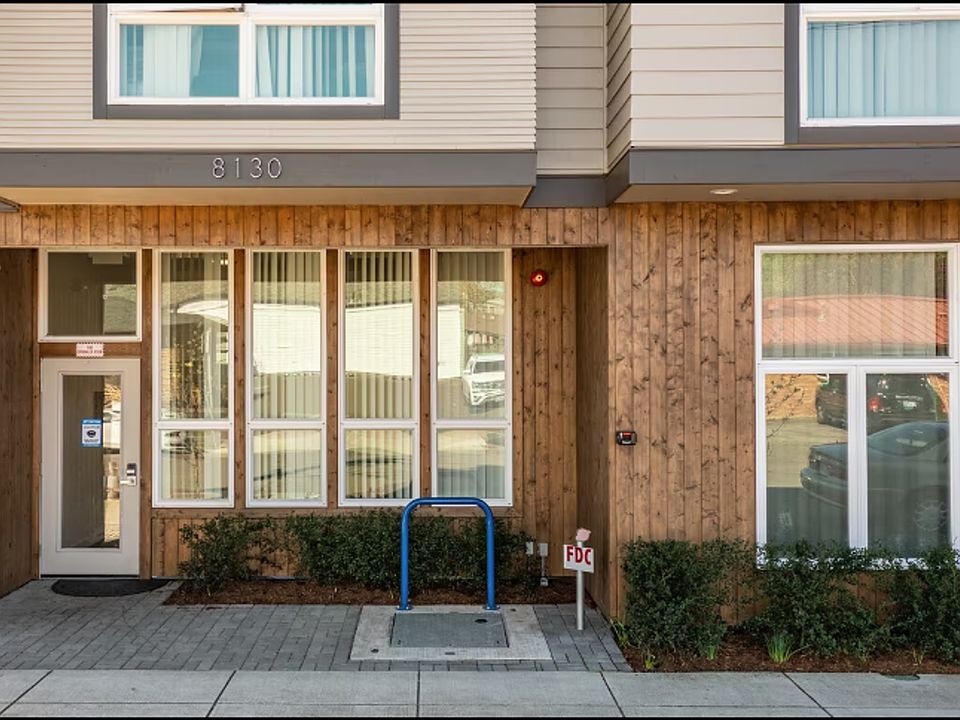 1st image of 8130 SE Woodward St #207