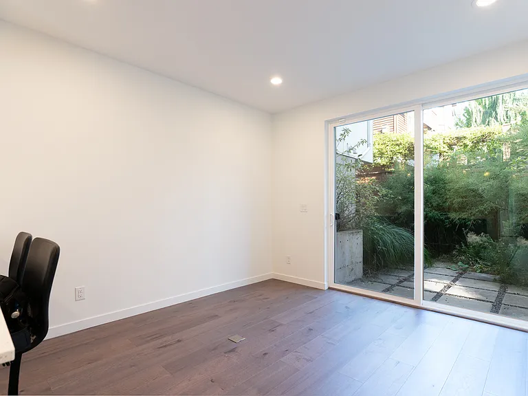 7433 4th Ave NE #1 — Photo 40