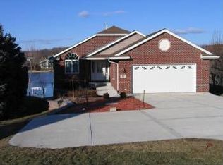 37 Delburne Dr, Davis, IL 61019