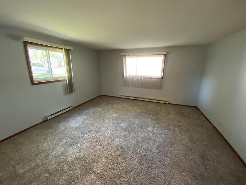 1st image of 243 N 1st St APT 6