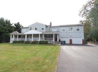 19484 Youngs Cliff Rd, Sterling, VA 20165