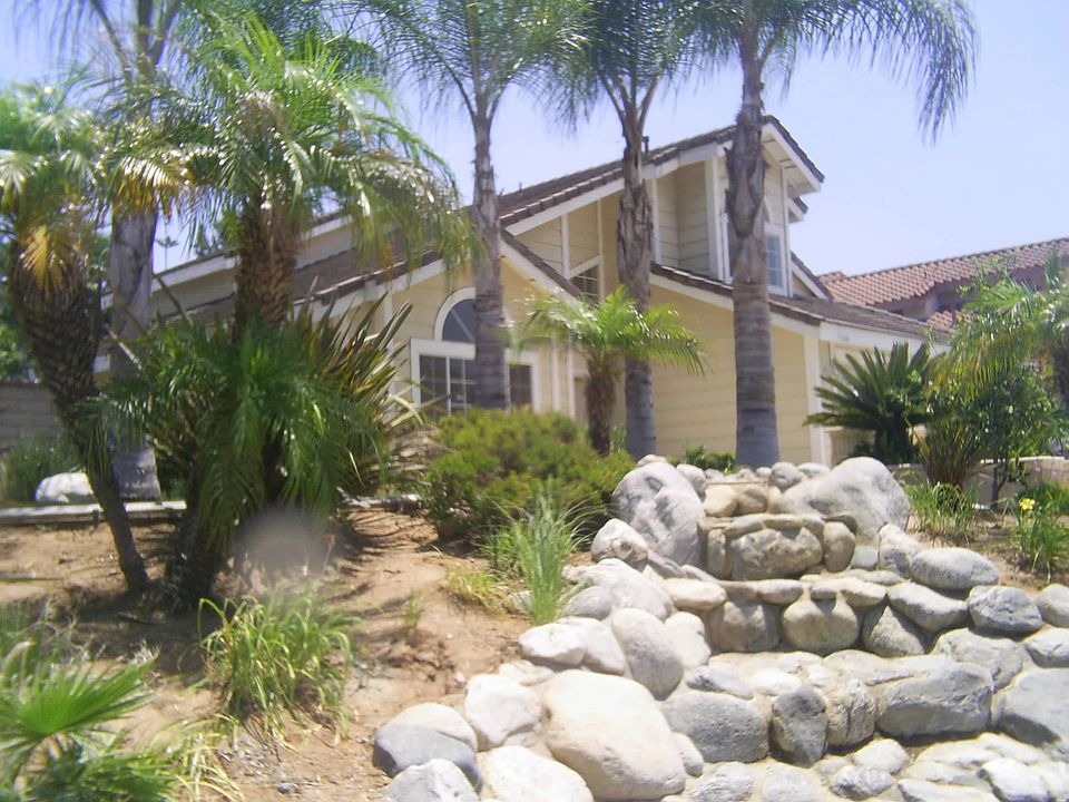 Large corner location with front water feature