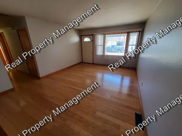 6839 Harrison St, Merrillville, IN 46410