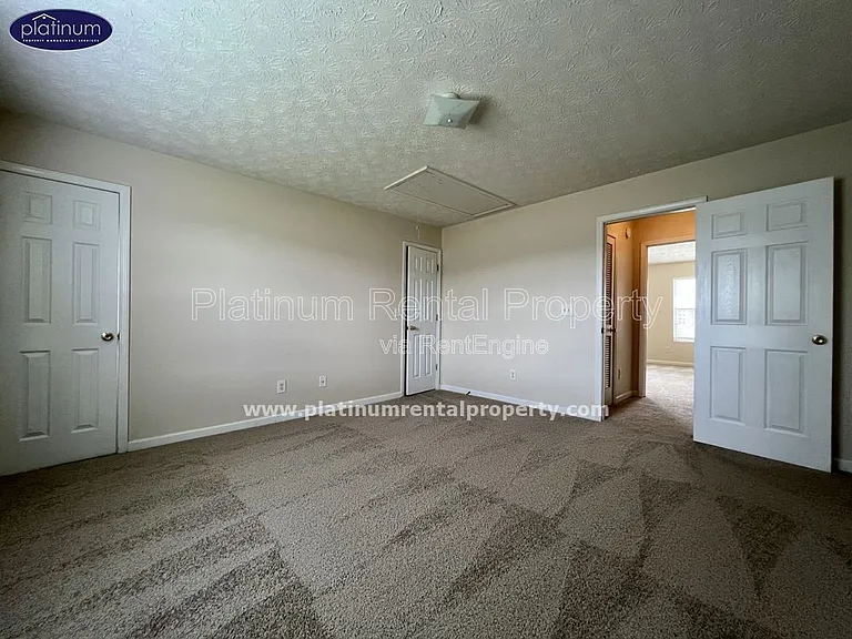 5687 Windfall Ln — Photo 10