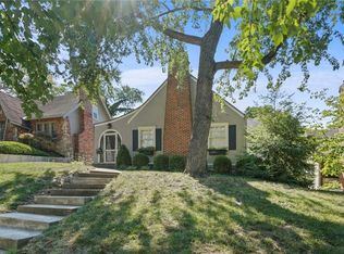 305 E Dartmouth Rd, Kansas City, MO 64113