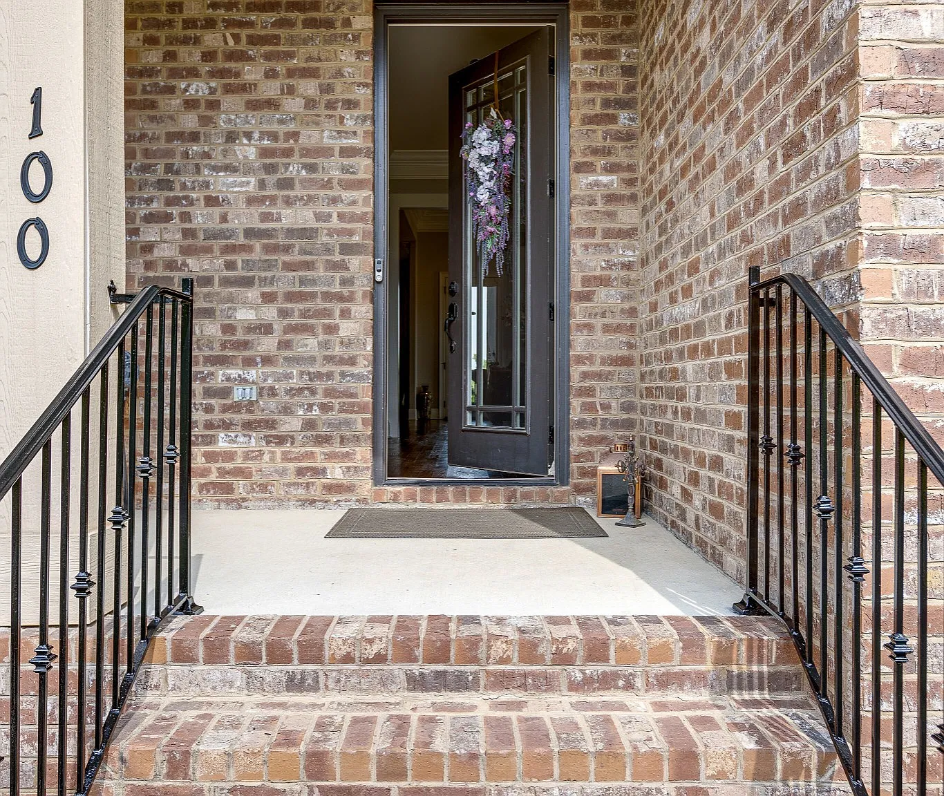 4 bed, 3625 sqft, $4,950 — Photo 4