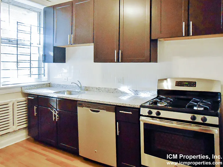 1607.3 W Berteau Ave #2 — Photo 2