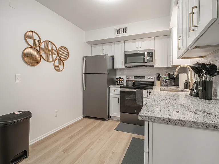 3905 Crooks Rd #23 — Photo 16