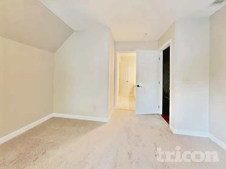 409 Wind Haven Ln — Photo 14