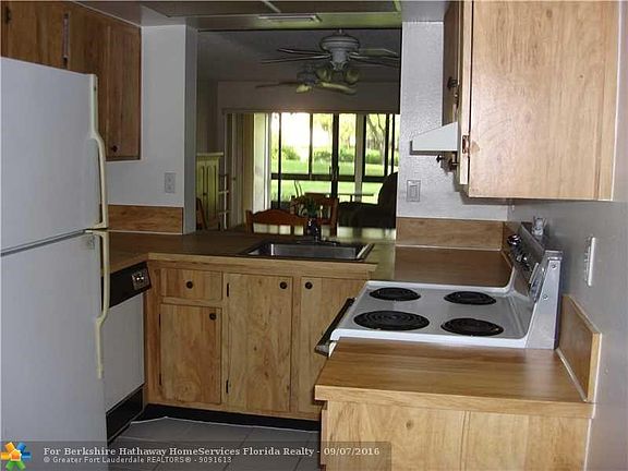 5th image of 1977 SW 15th St APT 107