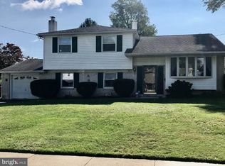 357 Hopwood Dr, Warminster, PA 18974