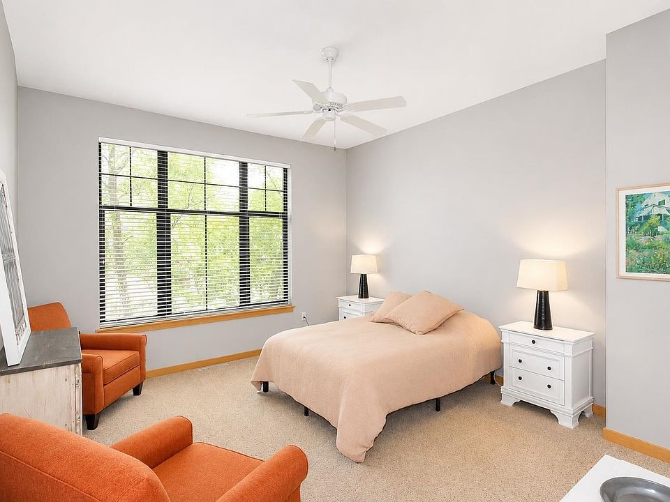 1st image of 533 W Main St APT 109