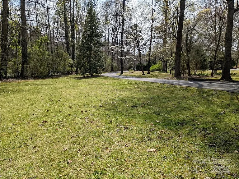 8505 Mount Holly Hntrsvlle Rd — Photo 7