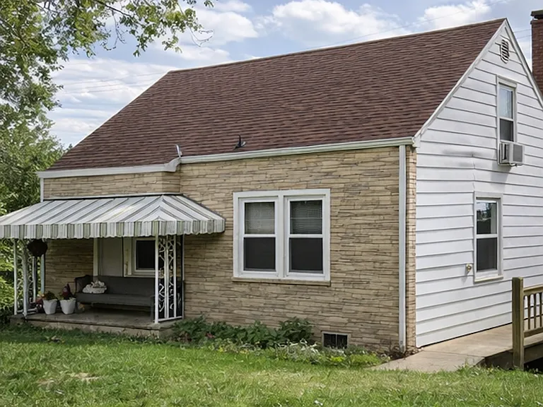 740 Large Ave — Photo 4