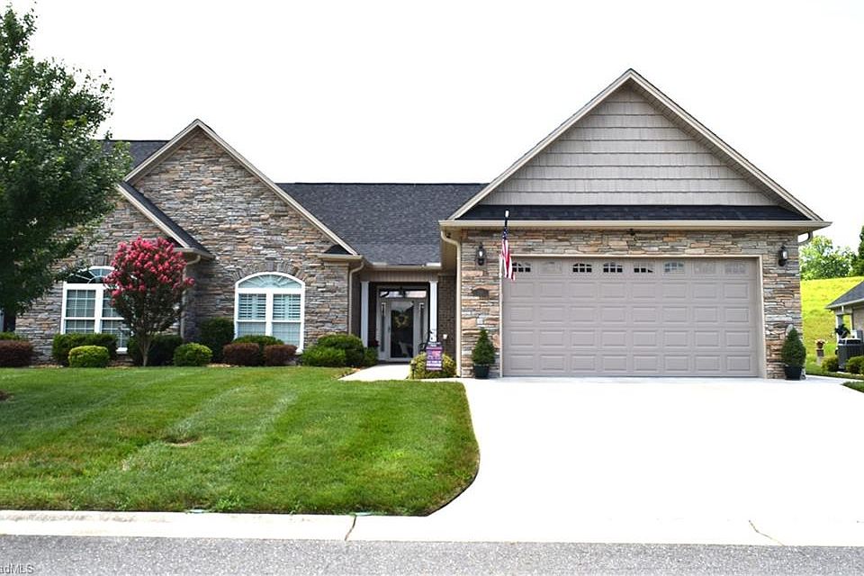 1st image of 110 Cobblestone Ct