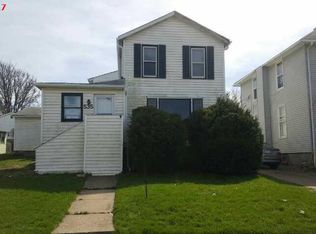 535 7th Ave S, Clinton, IA 52732