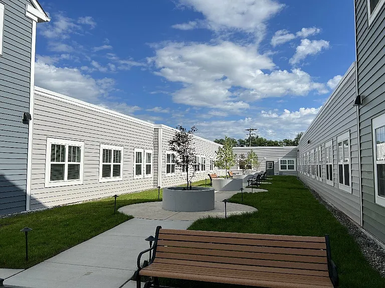 421 W King St — Photo 24