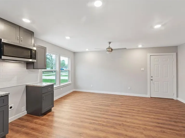 8120 Laura Koppe Rd #B — Photo 6