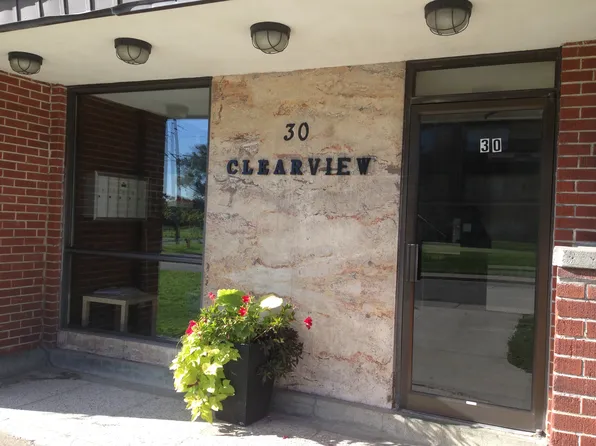 30 Clearview Hts #4, Toronto, ON M6M 2A1