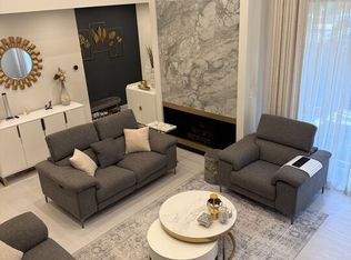 13218 Fiji Way UNIT J, Los Angeles, CA 90292